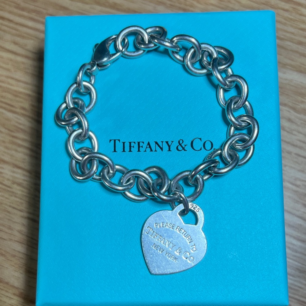 Tiffany & Co. Silver Chain Bracelet with Heart Charm